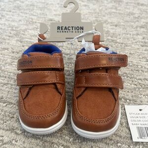 NWT Kenneth Cole Reaction Brown Baby Shoes